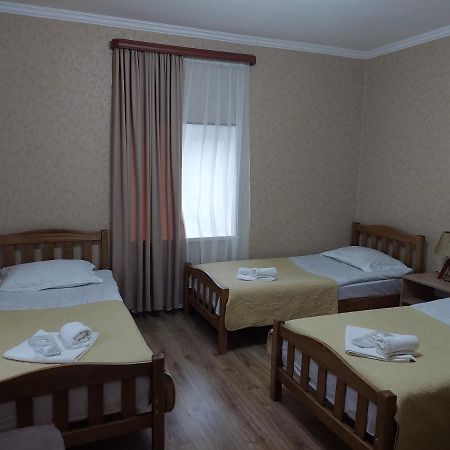 Sesilia Hotell Kazbegi Exteriör bild